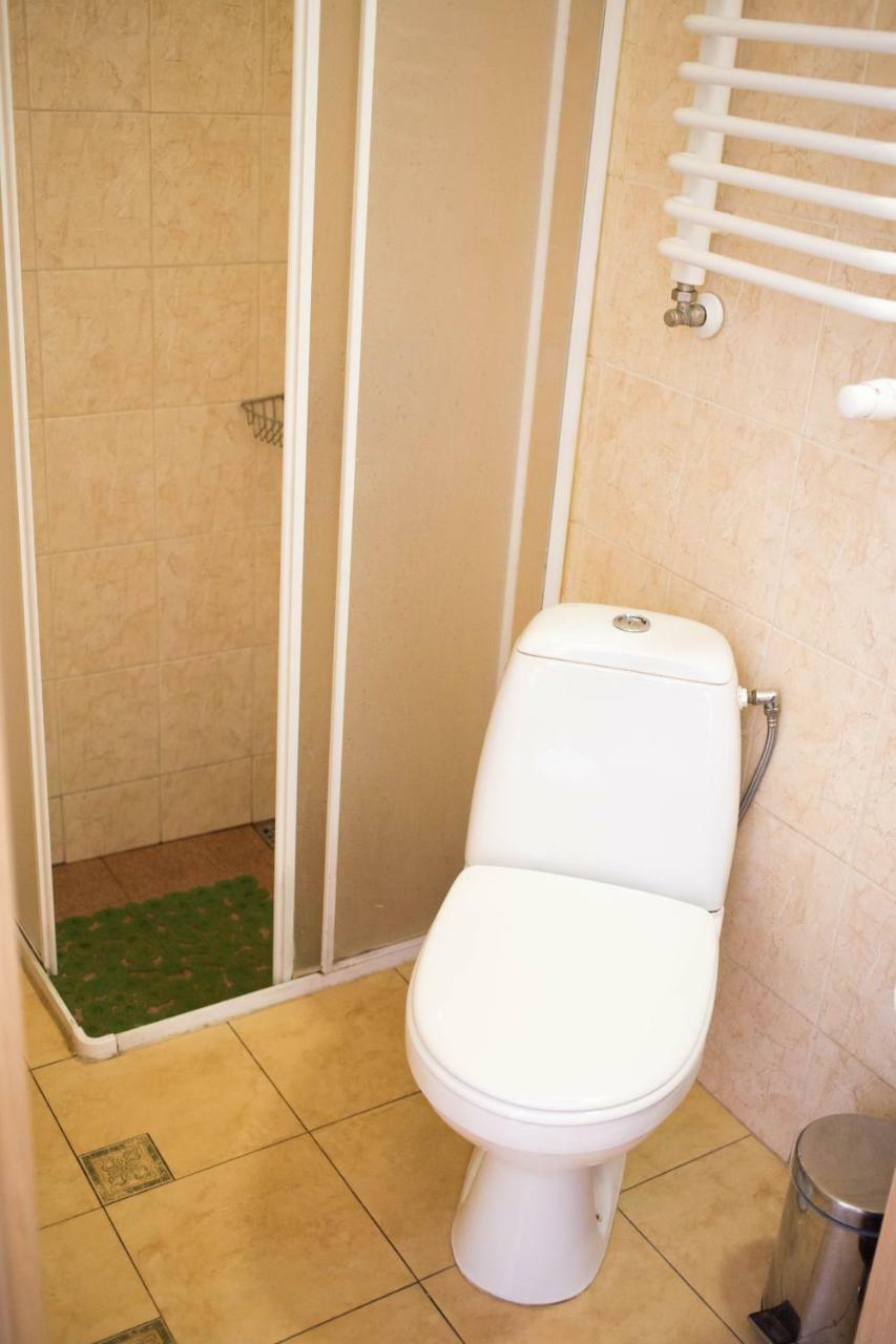 Hotelik Okecie 39 - Nocleg I Parking Blisko Lotnisko Okecie Warsawa Bagian luar foto